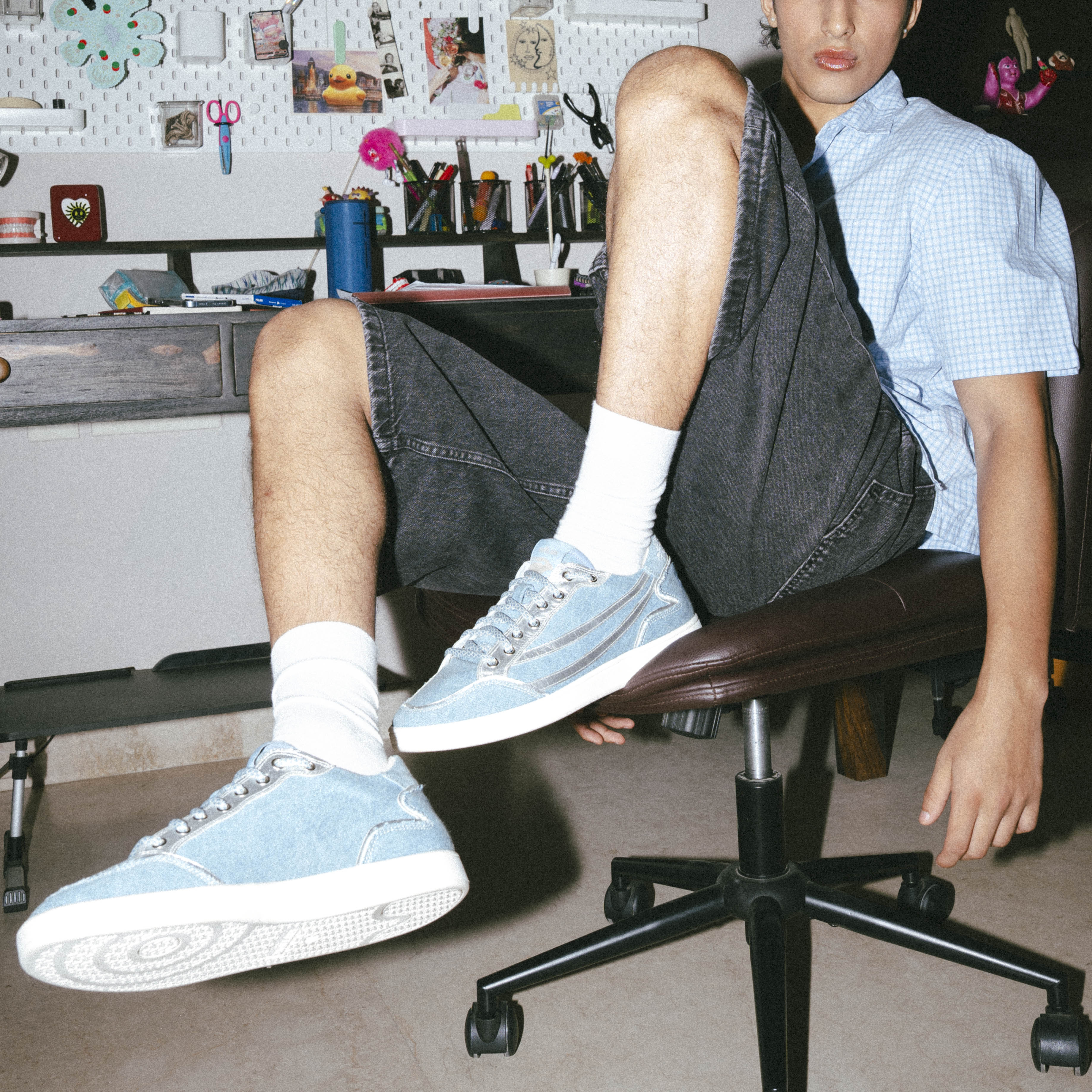 Gully Number 001 - Baaz Baadal Blue