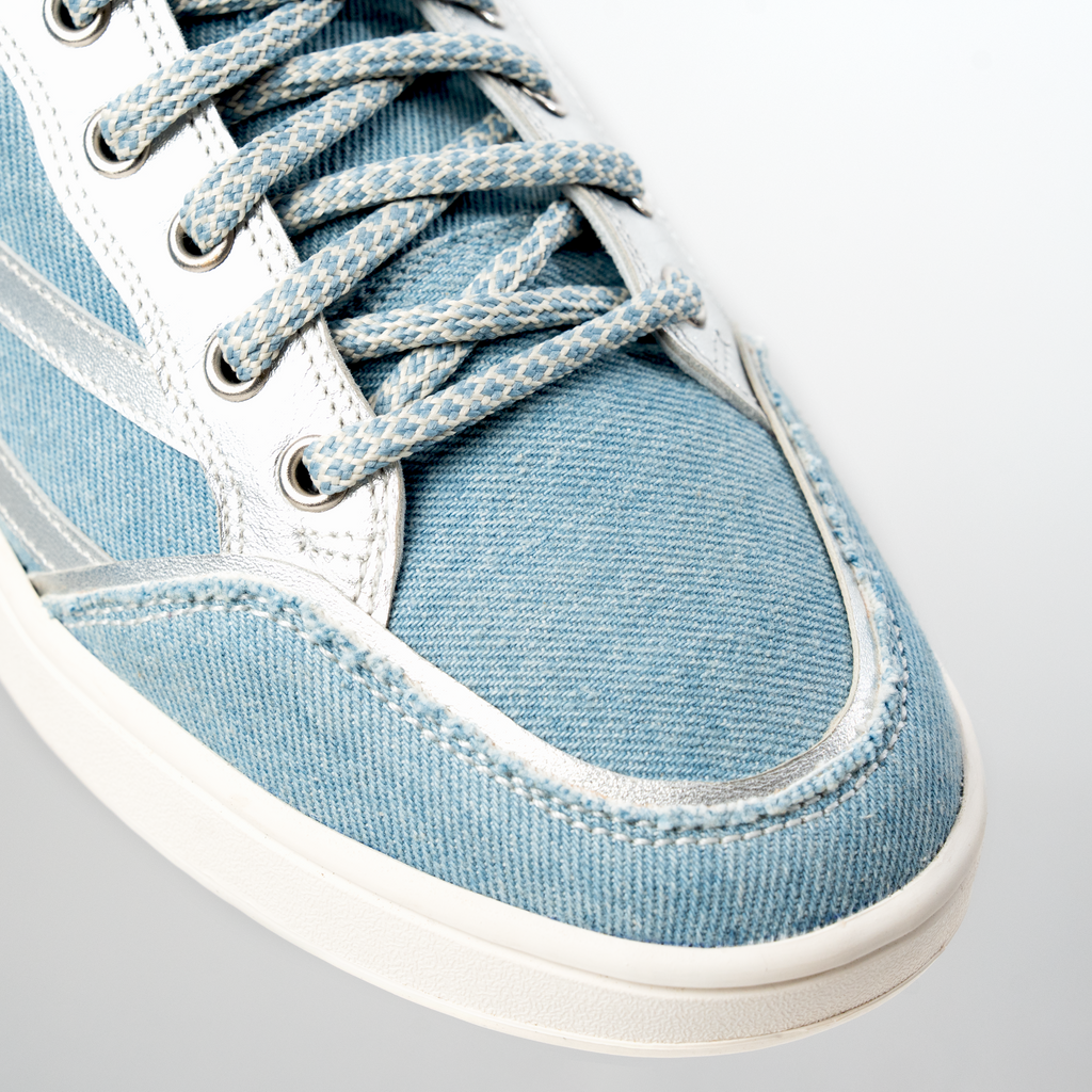 Gully Number 001 - Baaz Baadal Blue
