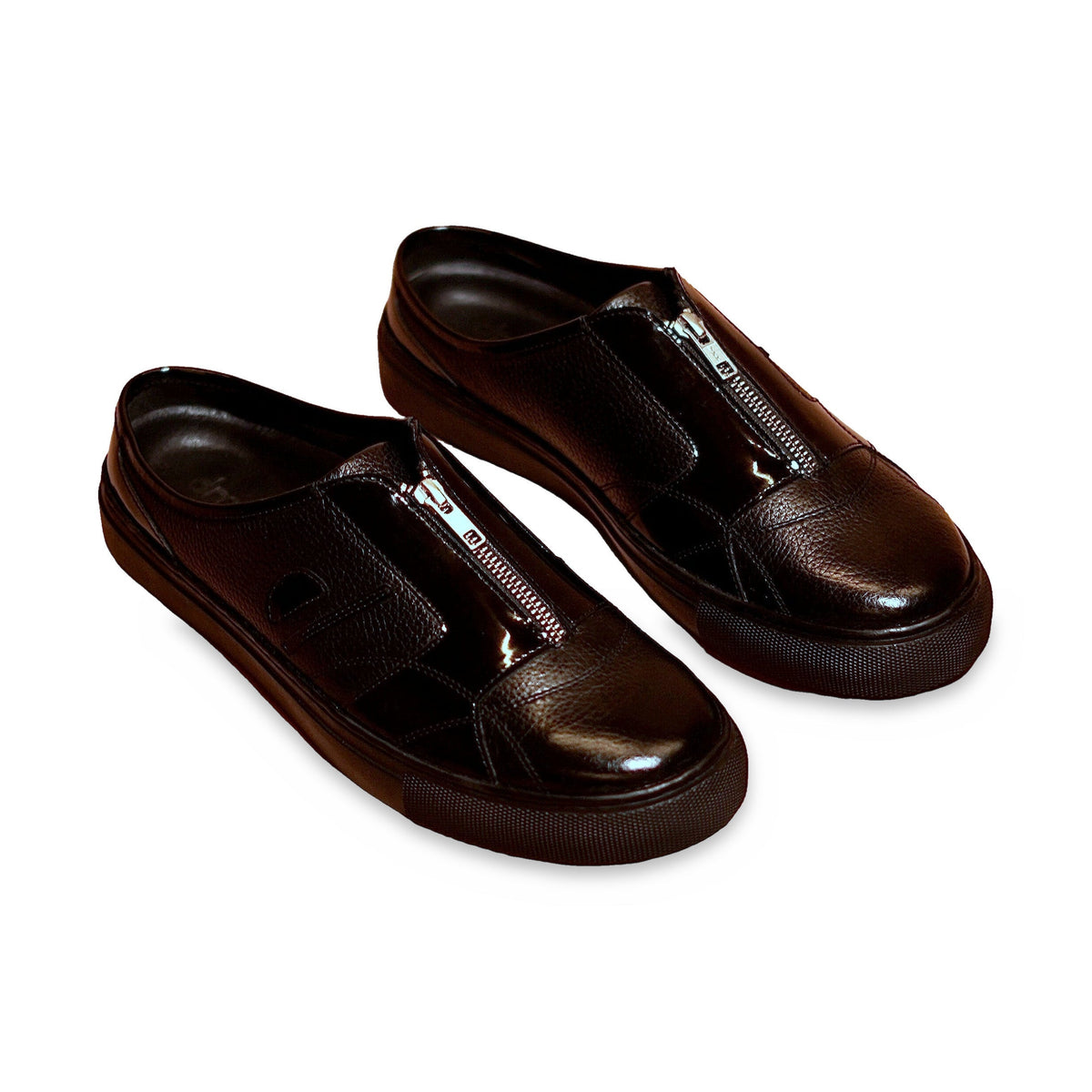 Freddo Lustro | Black leather sneaker mule on white background